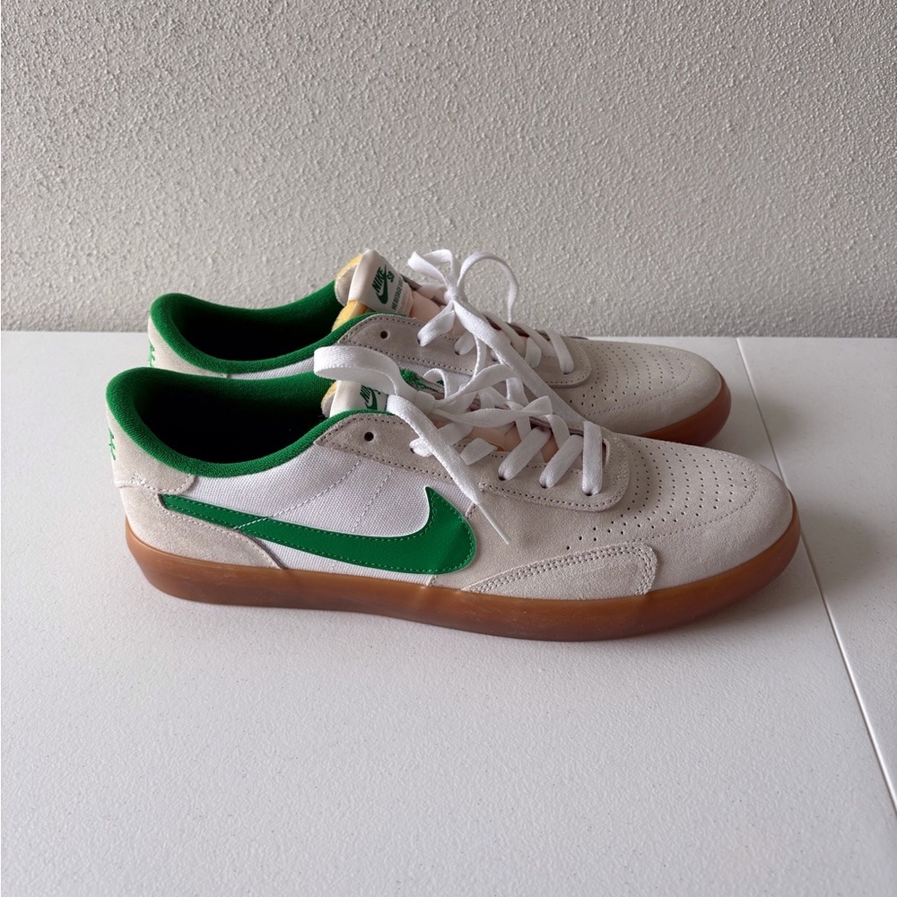 Nike SB Heritage Vulc Men 11.5 White/Lucky Green Gum Sole Athletic Skate Suede‎